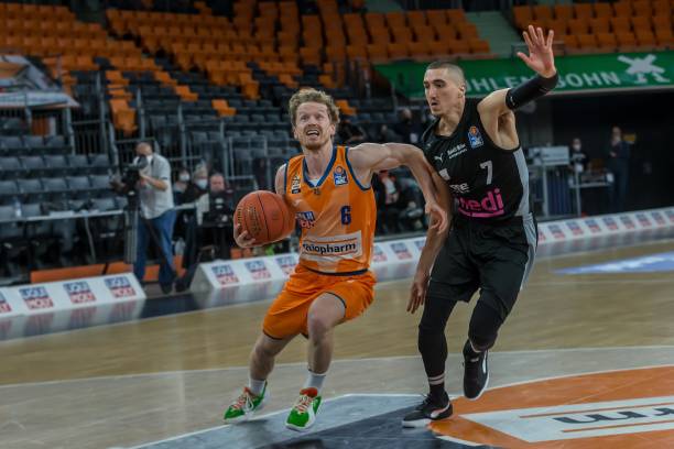 西的友谊赛 西的友谊赛